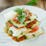 Lasagnes crues aux courgettes et tomates