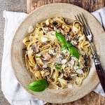 Tagliatelles aux champignons de Paris et grana padano Casa Azzurra