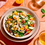 Salade de pêches et feta