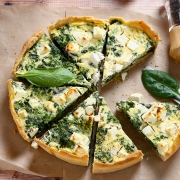 Quiche aux épinards, poulet, courgettes et mozzarella di bufala