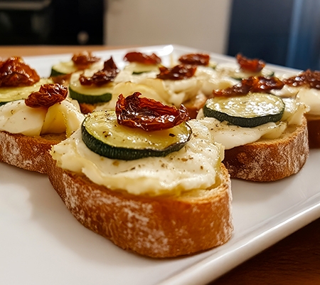 Crostini à la scamorza fumée