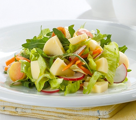 Salade fantaisie à la scamorza nature