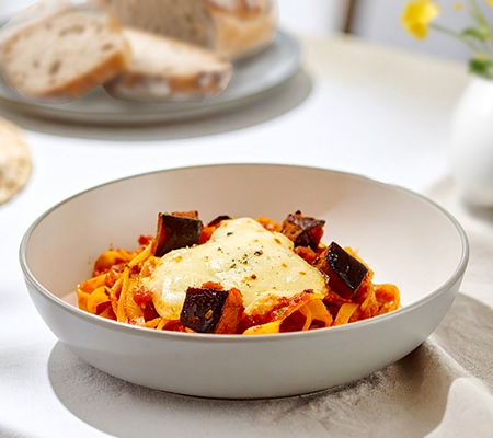 Tagliatelle aux aubergines, tomates et scamorza Casa Azzurra