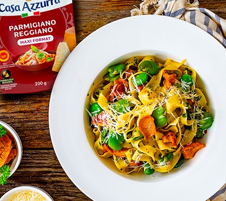 Tagliatelle aux girolles, aux fèves et au parmigiano reggiano AOP Casa Azzurra