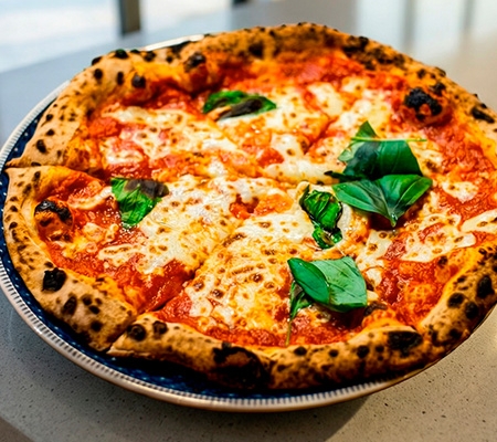 pizza napoletana mozzarella di latte di bufala CASA AZZURRA