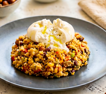 Salade croquante au quinoa et burrata à la truffe Casa Azzurra