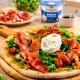 PIZZA au levain fait maison, JAMBON CRU et BURRATA CASA AZZURRA
